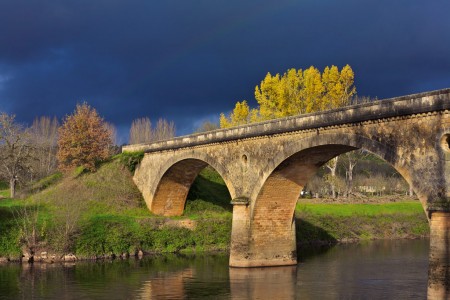 Pont sur la Vézère à Thonac