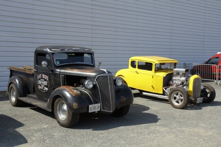 Chevrolet 1937 et Ford 1930